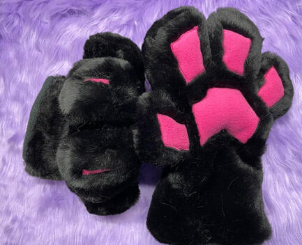 Chunky Feline Paws